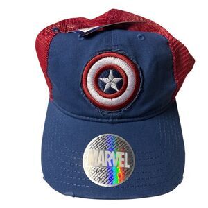 Nwt essencial caps Captain America hat for men- look under the brim of the hat!